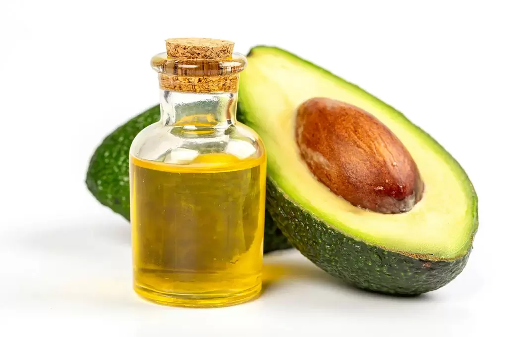 Aceite de aguacate como parte do Eudalie -cream